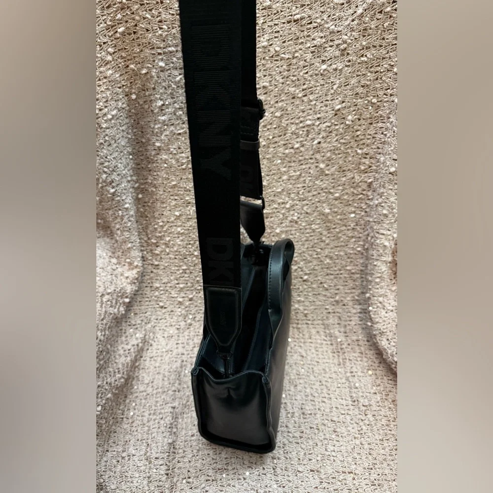 DKNY Black Handbag - Picture 5 of 11